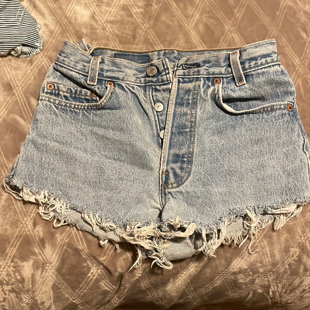 Vintage Levi’s Jean shorts.